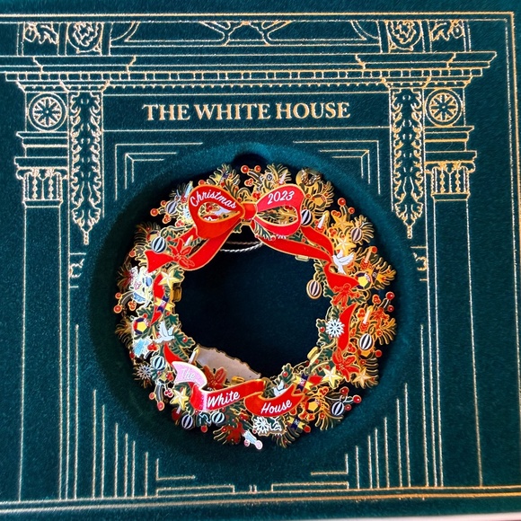 New-2023 White House Christmas Ornament Set of 3 - Picture 3 of 5